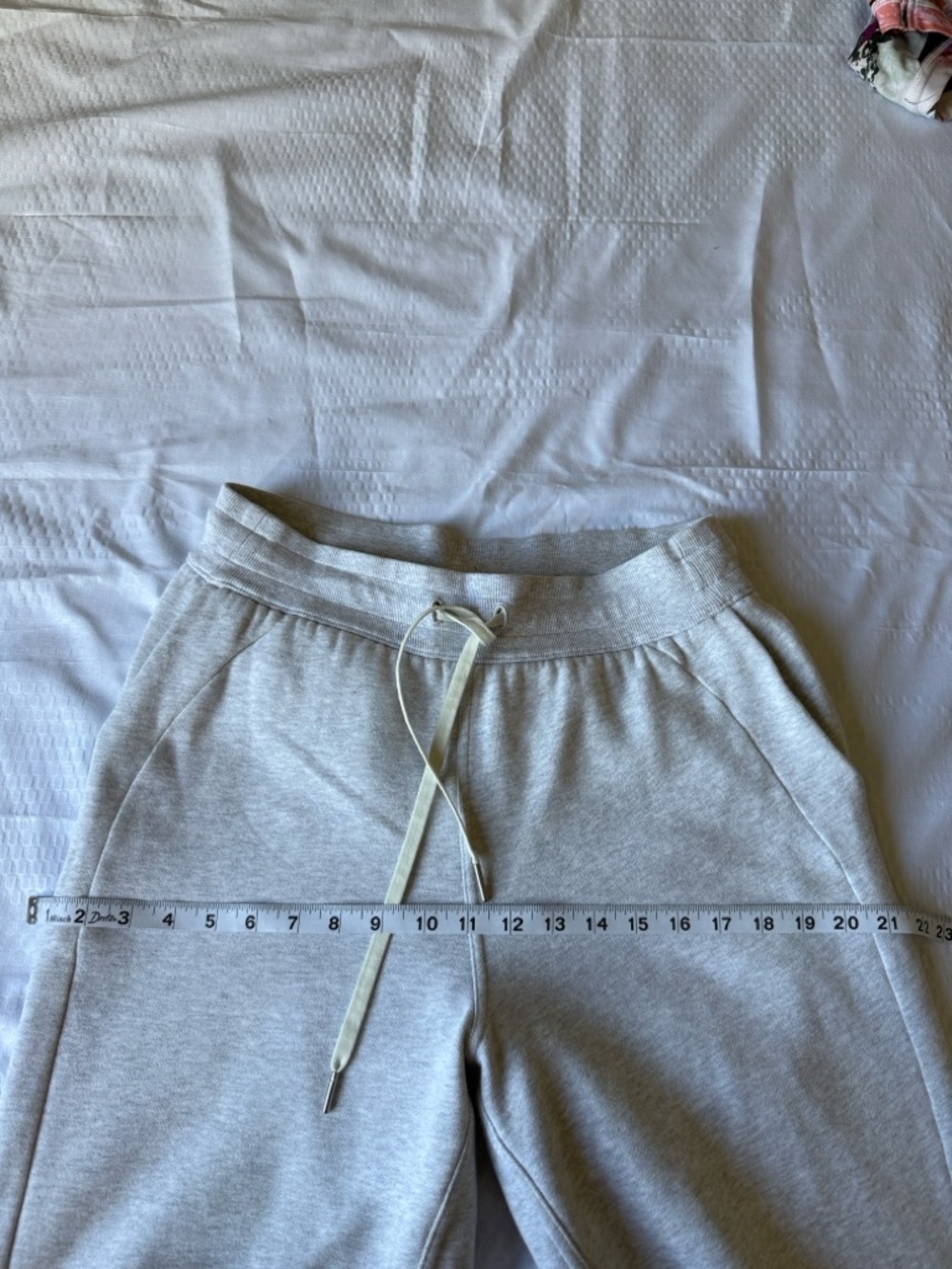 lululemon athletica Light Gray Women's Jogger Pants - Picture 11 of 12